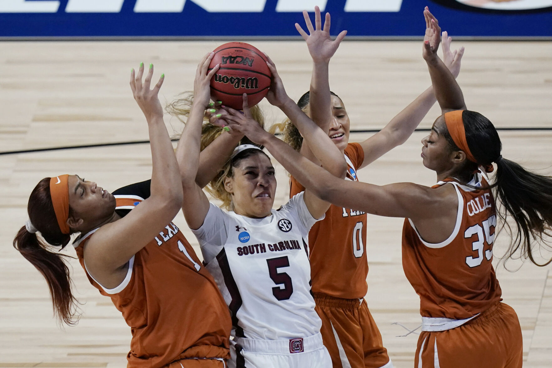 APTOPIX NCAA Texas South Carolina Basketball
